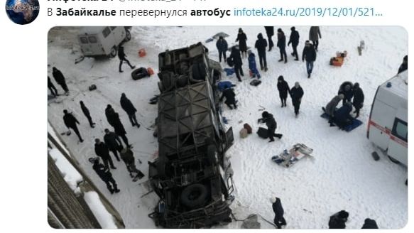 Autobus na ruském Dálném východě spadl ze šesti metrů do řeky, 19 mrtvých
